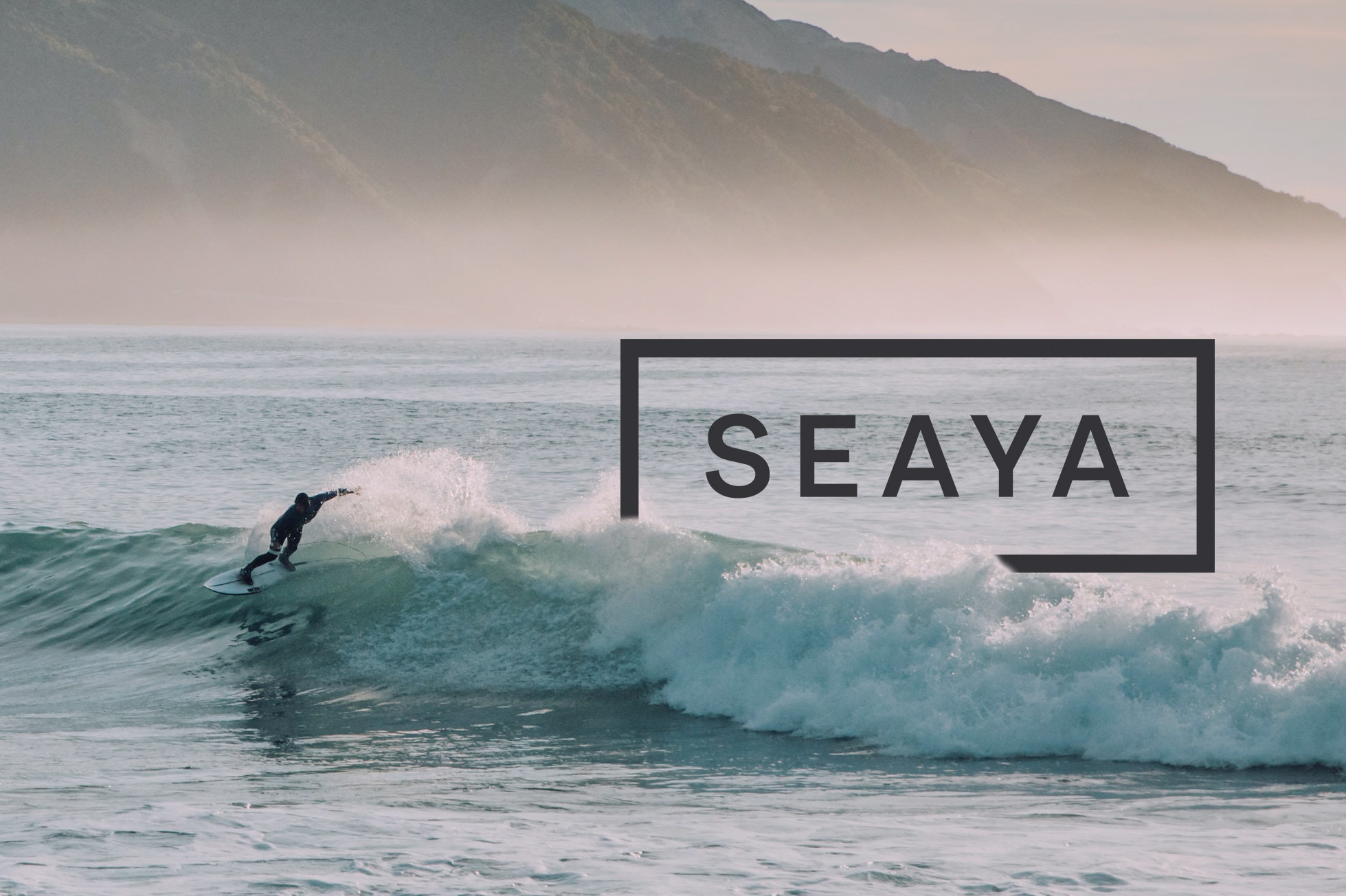 Seaya Surfero surfeando una ola Seaya